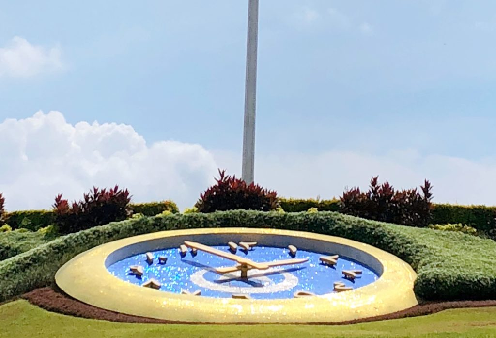 Grand Palace of Johorにある時計のモニュメント