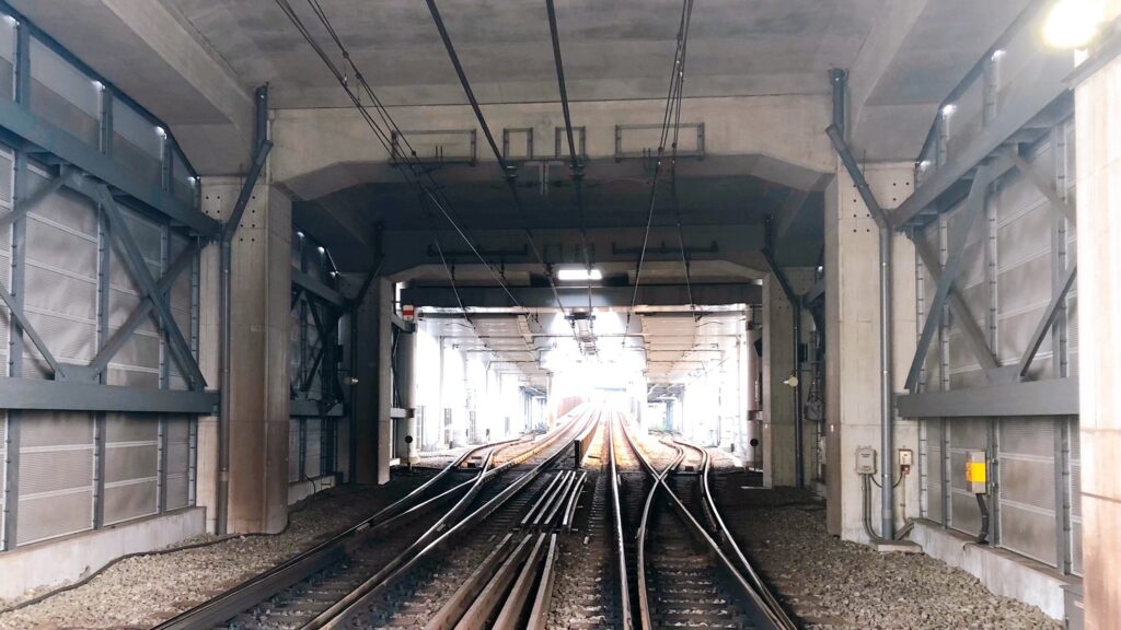 電車のトンネル